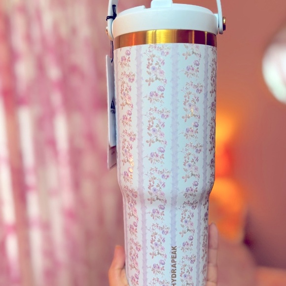 🎀✨🩵 LoveShackFancy Vibes Baby Blue, Flower, Gold tumbler. - Picture 2 of 3